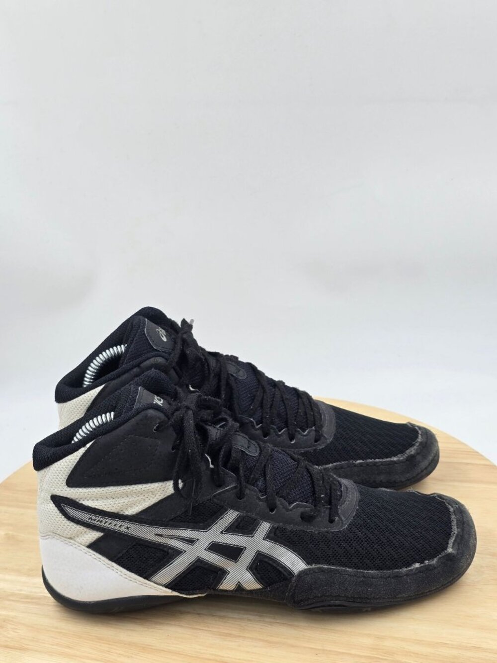 Asics Matflex 6 Womens sz 6.5 Wrestling Shoes 1081A021